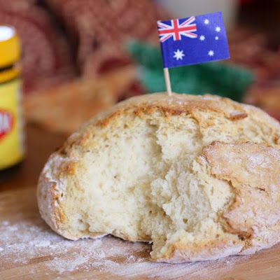 Green Gourmet Giraffe: Damper: traditional Australian campfire bread Campfire Bread Recipe, Campfire Bread, Damper Recipe, Aussie Food, Pie Party, Pumpkin Scones, Australia Food, Australian Christmas, Baking Bread Recipes