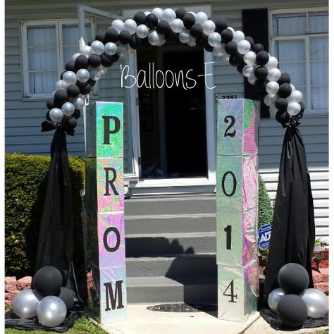 Tanira Prom Sendoff, Prom Party Ideas, Prom Balloons, Prom Party Decorations, Prom Posters, Prom Backdrops, Prom Themes, Graduation Party Planning, Prom Decor