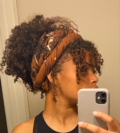 Headwrap Hairstyles, Cabello Afro Natural, Hair Wrap Scarf, Hair Scarf Styles, Pelo Afro, Natural Curls Hairstyles, Hairdos For Curly Hair, Penteado Cabelo Curto, Natural Hair Tips