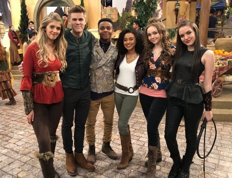 Savannah May and the Knight Squad cast Lexi Dibenedetto, Daniella Perkins, Knight Squad, Owen Joyner, Every Witch Way, Lee May, A Knight's Tale, Fantasy Design, Nickelodeon Shows