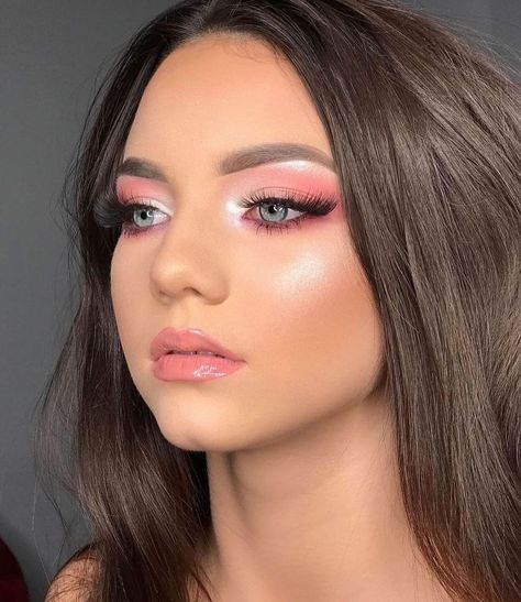 Pink Full Face Makeup Look, Pink Eyeshadow With Blue Eyes, Makeup To Match Hot Pink Dress, Pink Dewy Makeup Look, Light Day Makeup, Pink Makeup Lipstick, Pink Soft Eyeshadow, Pink Eyeshadow Looks Blue Eyes, Rose Pink Eyeshadow