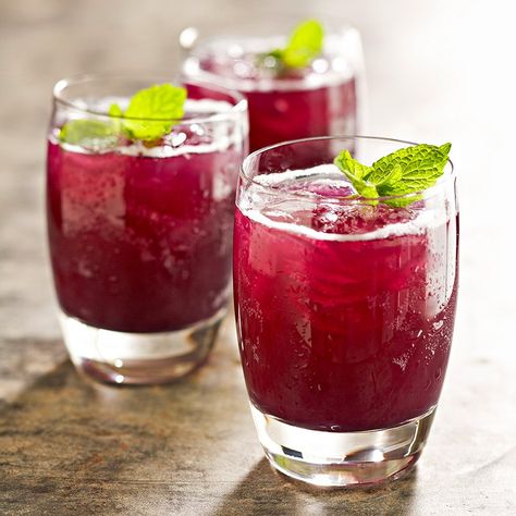 The sweet flavors of grape and pineapple fuse with fresh mint in this quick and tasty summer drink. Yummy Summer Drinks, Cocktails And Mocktails, Pineapple Mint, Cocktail And Mocktail, Fresh Drinks, Mocktail Recipe, Non Alcoholic Drinks, Mocktails, Summer Drinks