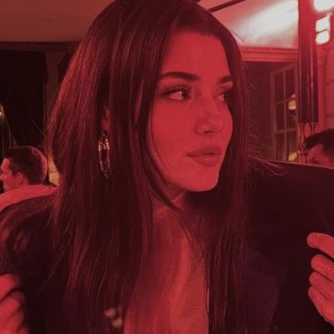 Hande Ercel Outfit, Hande Ercel Aesthetic, Hande Ercel Hayat, Ercel Hande, Hande Erçel Wallpaper, Hande Erçel Hair, Hande Erçel Makeup, Hande Erçel Gif, Icon Pfp Aesthetic