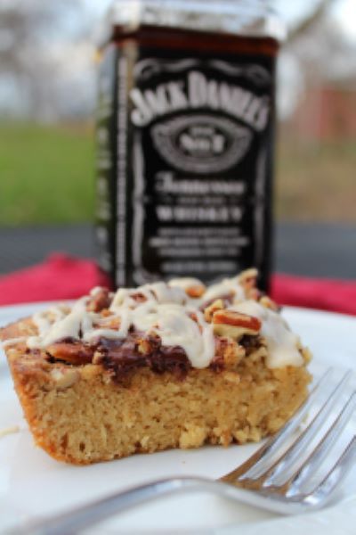 Jack Daniels Glaze, Jack Daniels Recipes, Jack Daniels Cake, Brown Sugar Cake, Whiskey Glaze, Brown Sugar Cakes, Whiskey Cake, Glaze For Cake, Pecan Cake