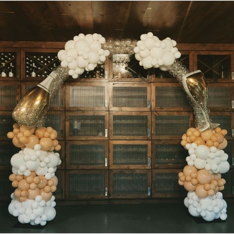 Balloon Garland vs. Balloon Arch: Their Differences and Their Versatility Balloon Arrangement, Balloon Arches, Balloon Arrangements, Balloon Arch, Balloon Garland, Arch, Capri, Balloons