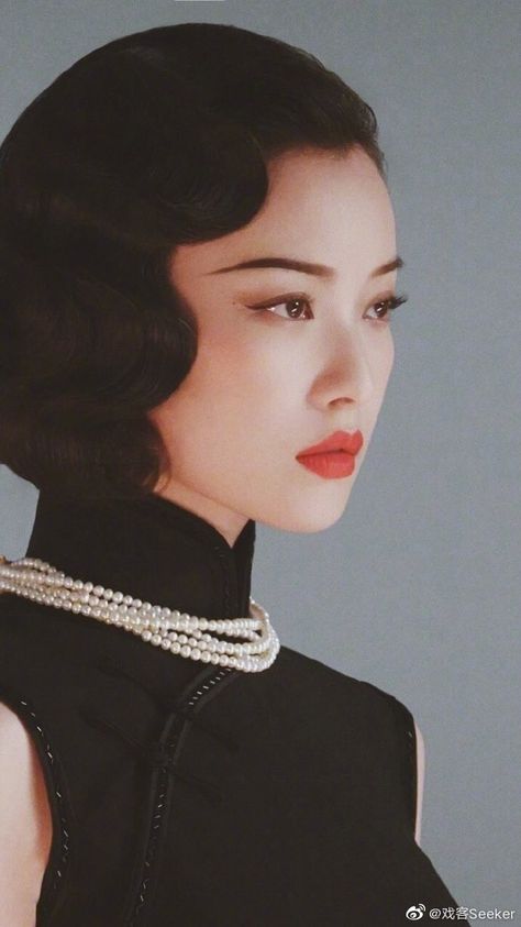 Qipao Makeup, Retro Hong Kong Makeup, 1950s Makeup, Qipao Wedding, 1920s Hair, Chinese Makeup, Vintage Makeup, Asian Hair, Interesting Faces