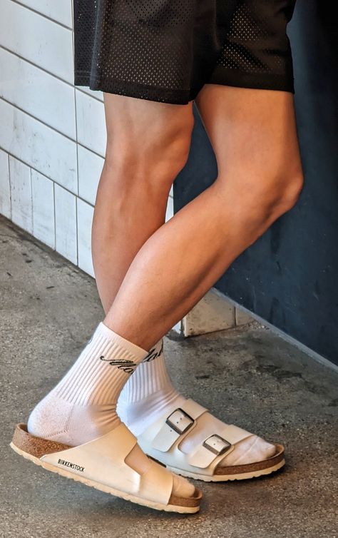 Socks And Chacos Outfit, Birks And Socks, Sandals Aesthetic, Man Sandals, Men In Socks, Socks Aesthetic, Men Slides, Sneakers And Socks, Mens Fashion Inspiration