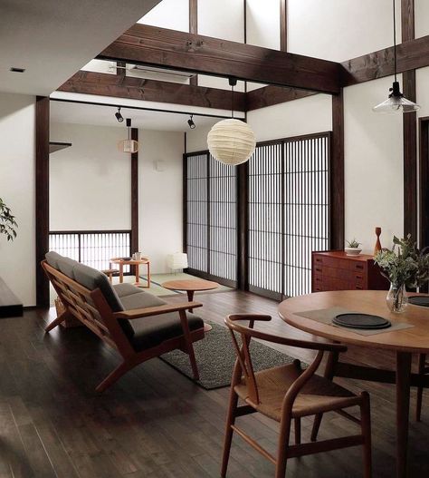 Japandi interior design on Instagram: “What do you think about this design 😊 (NL⬇️) I’m curious what you think about this because it’s a bit different then most post I share. I…” Dark Japandi, Interior Design Japandi, Japanese Home Interior, Shoji Doors, Japandi Interior Design, Japandi Interiors, Old House Interior, Japandi Home, Japanese Interiors