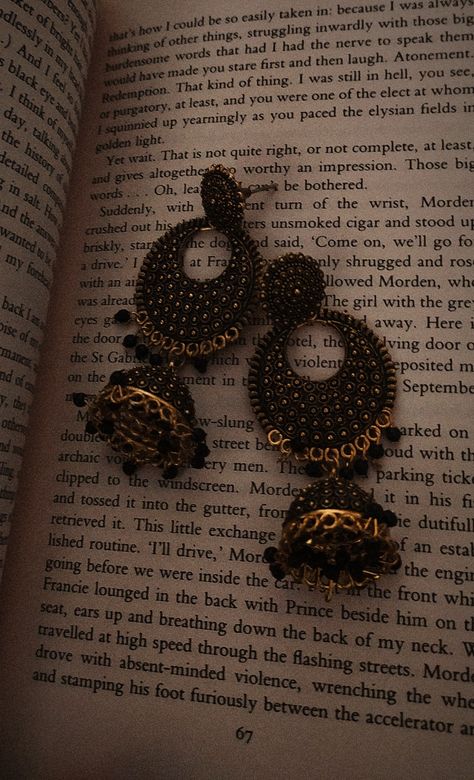 Jhumka <3 Desi Black Aesthetic, Jhumkas Aesthetic, Black Jhumka, 14th Birthday Party Ideas, Indian Things, Desi Aesthetics, Black Bangle, Inspiration Painting, Girly Songs