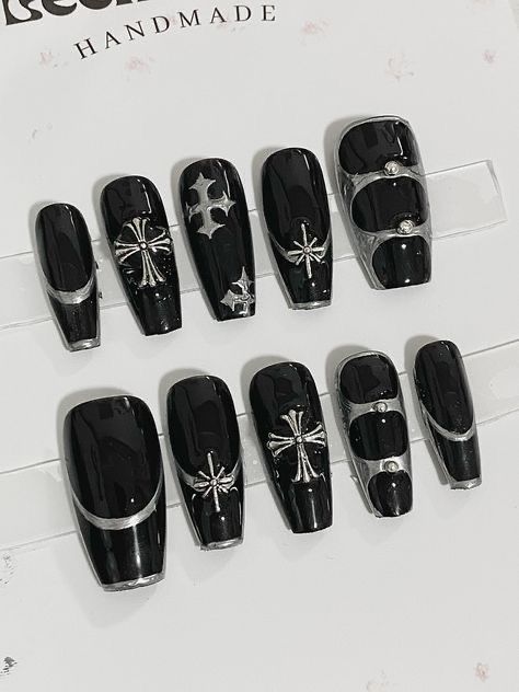 Emo Nail Inspo Coffin, Dark Gothic Nail Designs, Black Nails Emo, Black Emo Nails, G59 Nails, Black And Silver Nails Ideas, Black Gothic Nails, Rock Nails, Concert Nails