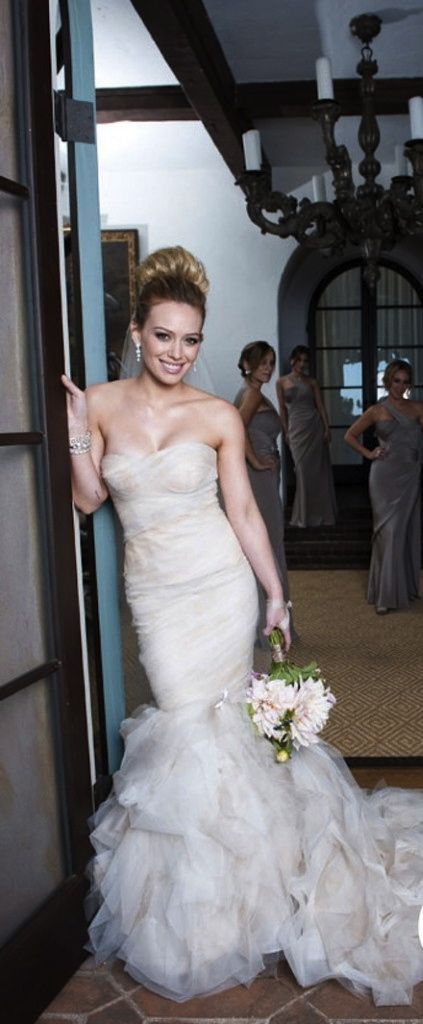 Hilary Duff in a Vera Wang Gemma wedding dress. Beautiful. For more inspiring wedding ideas come visit our other Veilability wedding boards or at www.veilability.com.au.. Hilary Duff Wedding Dress, Hillary Duff Wedding, 2010 Wedding, Hair Bridesmaids, Celebrity Bride, Vera Wang Wedding, Celebrity Wedding Dresses, Wedding Dresses Vera Wang, A Wedding Dress