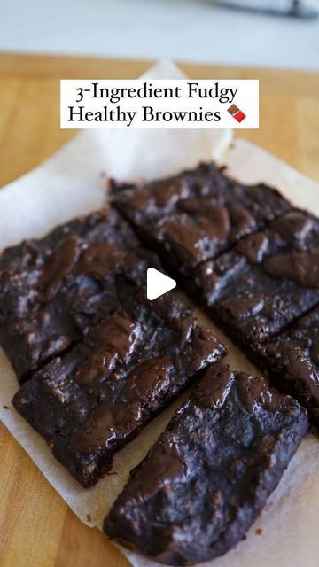 Banana Brownies Healthy, Healthier Brownies, Brownie Healthy, Healthy Brownie Recipe, Simone Anderson, Brownie Recipes Healthy, Banana Brownies, Chocolate Dishes, Healthy Brownies