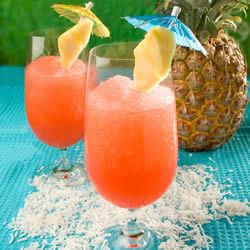 Bahama Mama - Rum, Malibu, Grenadine, OJ & Pineapple Juice. :) Coconut Rum Drinks, Banana Liqueur, Grenadine Syrup, Malibu Coconut, Flavored Rum, Malibu Rum, Mama Recipe, Bahama Mama, Rum Cocktails