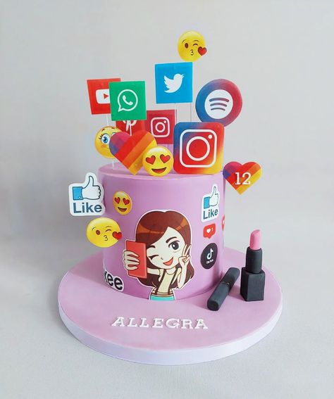 Social Media Cake, Tik Tok Cake, Mini Tortillas, Simple Cake Designs, Simple Cake, Creative Birthday Cakes, Cake Photography, Cake Logo, Special Occasion Cakes