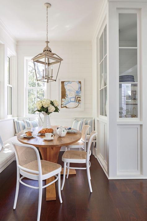 European Country Kitchen, Charleston Homes, Julia Berolzheimer, Interior Windows, Hello Lovely, Gal Meets Glam, Dining Nook, Breakfast Nook, Southern Living