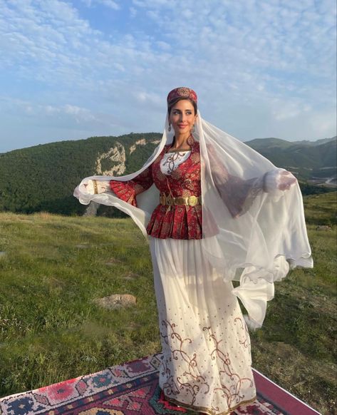 Traditional Woman, Muslim Countries, National Dress, Woman Dress, Asian Outfits, Azerbaijan, Baku, Traditional Dresses, Traditional Outfits