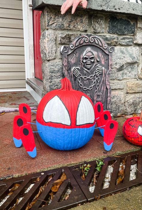 Trace-E spidey bot pumpkin halloween Ghost Spider Pumpkin Carving, Spiderman Painted Pumpkin, Peter Pan Pumpkin Painting, Soccer Pumpkin Painting, Superhero Pumpkin Painting, Kids Pumpkin Ideas, Spider Man Pumpkin Painting, Toddler Pumpkin Painting, Spiderman Pumpkin Painting