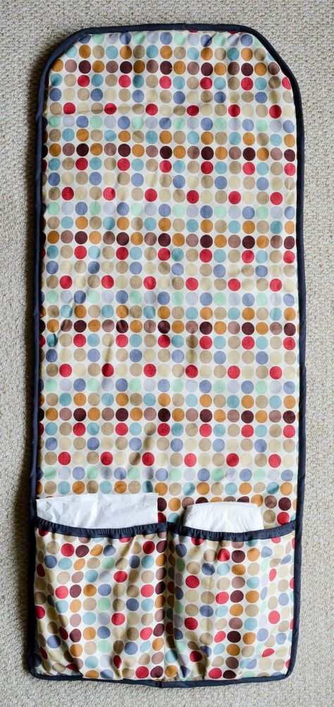 Sew your own baby changing mat in thirty minutes – VickyMyersCreations Changing Mat Pattern, Sewing Patterns For Babies, Baby Blanket Ideas, Sew Quilt, Change Mat, Easy Baby Blanket, Baby Bibs Patterns, Medicine Hat