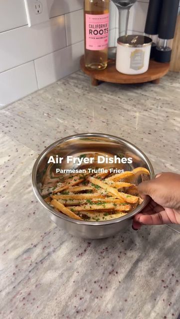 Airfryer Fries, Parmesan French Fries, Parmesan Truffle Fries, Truffle Fries, Air Fryer Recipes Easy, Food Recepie, Tasty Bites, Family Friendly Meals, Interesting Food Recipes