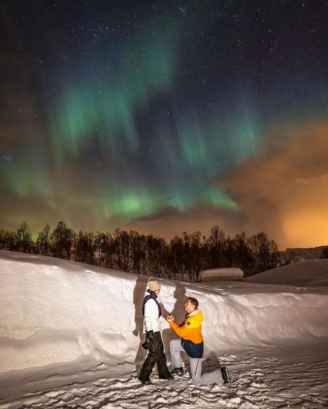 Northern Lights Proposal, Eloped Wedding, City View Apartment, Cute Engagement Photos, Definition Of Love, When I Get Married, Adventure Bucket List, She Said Yes, Wedding Proposals