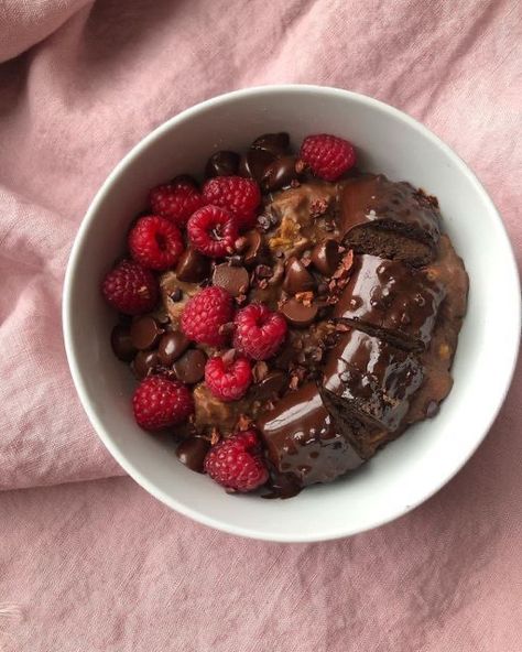 Oat Meal Breakfast Ideas, Chocolate Protein Oats, Raspberry Oats, Oatmeal Ideas, Raspberry Breakfast, Dark Chocolate Raspberry, Raspberry Oatmeal, Oat Meal, Flax Meal