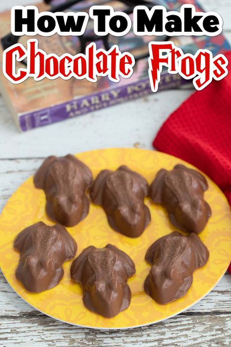 Harry Potter Recipes, Butterbeer Fudge, Harry Potter Treats, Harry Potter Snacks, Melt Chocolate In Microwave, Harry Potter Candy, Chocolate Frogs, Harry Potter Movie Night, Harry Potter Marathon