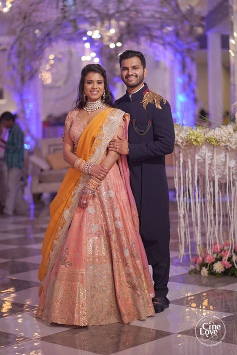 Reception Poses Indian, Angejment Pics, Engement Couple Pose, Reception Couple Shoot Indian, Indian Engagement Couple Poses, Engagement Couple Shoot Poses Indian, Simple Couple Poses Indian Wedding, Engagement Couple Poses Indian Indoor, Caples Photo Wedding Indian