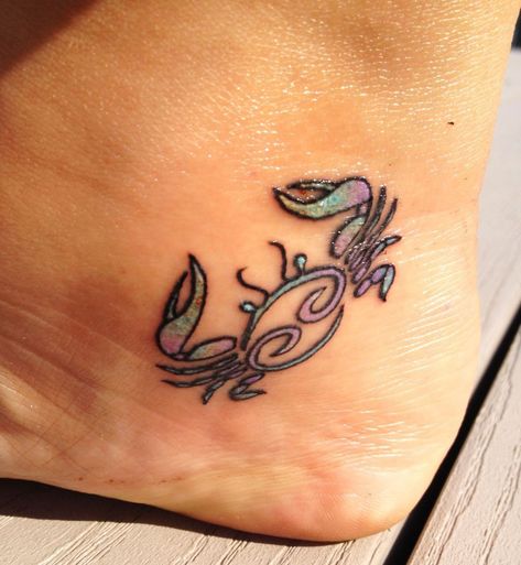 Crab Tattoo, Horoscope Tattoos, Gemini Tattoo, Muster Tattoos, Zodiac Sign Tattoos, Beach Tattoo, Geniale Tattoos, Zodiac Tattoos, Zodiac Tattoo