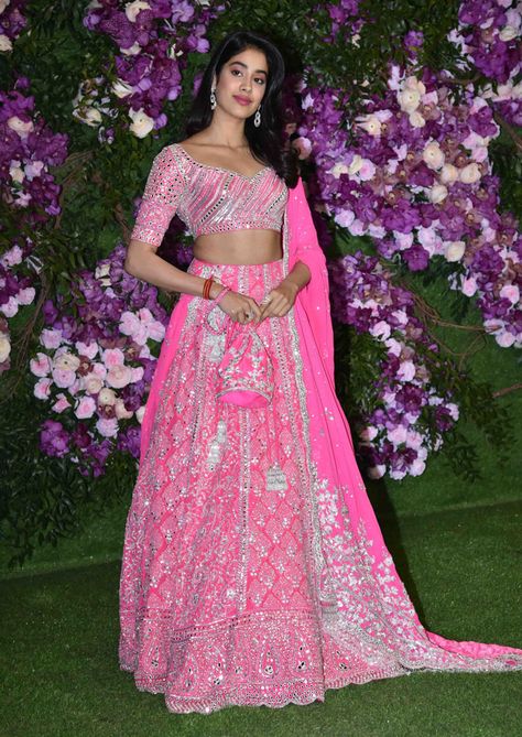 Akash Ambani, Jhanvi Kapoor, Indian Fashion Trends, Bollywood Lehenga, Janhvi Kapoor, South Indian Sarees, Gorgeous Outfits, Pink Lehenga, Designer Lehenga Choli