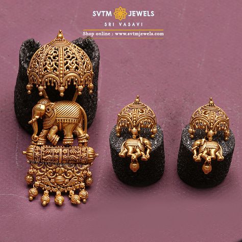 Inspired By this pendant Set is on Parade Elephant .this 22kt yellow gold elephant pendant and Earrings Studded with traditional umbrella on the elephants. Temple Jwellary, Traditional Umbrella, Gold Elephant Pendant, Jaipur Jewelry, Temple Jewellery Earrings, Gold Temple Jewellery, Indian Jewelry Earrings, Gold Jewelry Outfits, Antique Gold Jewelry Indian