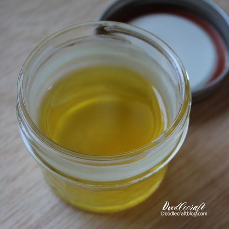 Homemade Vapor Rub with Essential Oils!Non Food Recipes! Honey Jelly, Natural Cough Syrup, Ghee Recipe, Healthy Sweeteners, Honey Benefits, Healthy Sugar, Sugar Intake, Manuka Honey, Bean Salad