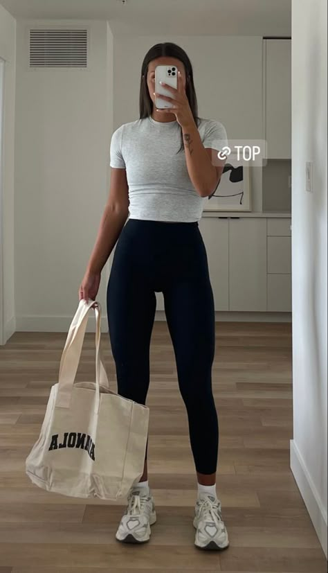 Adrette Outfits, Modele Fitness, Gym Crush, Gymwear Outfits, Gym Attire, Mode Zara, Cute Workout Outfits, Cute Gym Outfits, Workout Fits