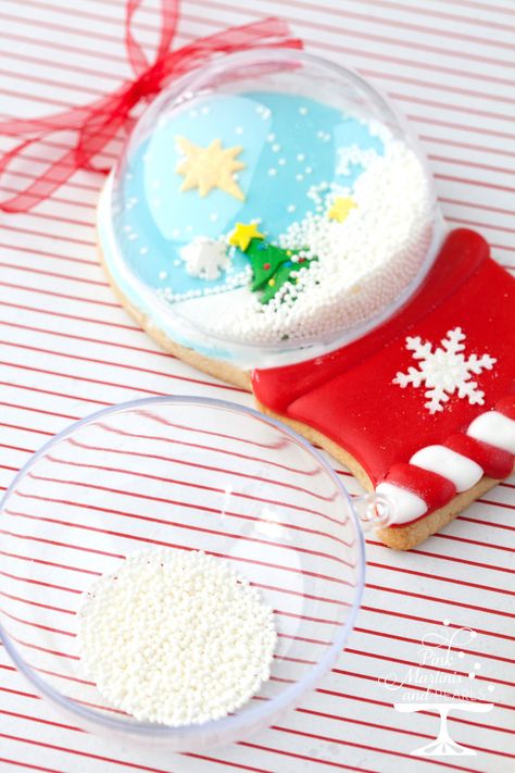 Snowglobe Cookies, Candy Cane Cookie Recipe, Pinwheel Sugar Cookies, Unique Christmas Cookies, Christmas Cookies Recipes, Soft Sugar Cookies, Decorated Sugar Cookies, Xmas Cookies, Christmas Sweets