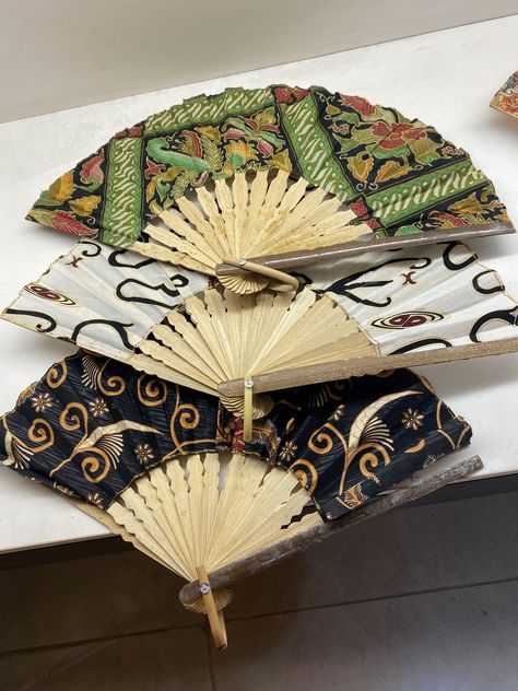 Wooden asian folding fans for wall decoration /Handcrafted balinese /indonesian batik floral print on cotton cloth Fans for home/office Indonesian Decor, Handmade Puppet, Paper Decorations Diy, Folding Fans, Office Birthday, Batik Art, Indonesian Batik, Batik Print, Batik Prints