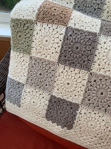 Soft Granny Square Blanket, Cottagecore Crochet Blanket, Squares Crochet, Blanket Tutorial, Crochet Square Blanket, Granny Square Crochet Patterns Free, Elegant Crochet, Blanket Ideas, Easy Crochet Blanket