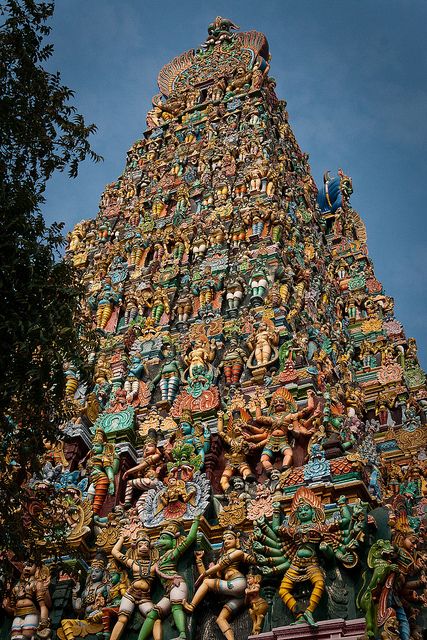 Madurai Meenakshi Amman, Meenakshi Amman Temple, Meenakshi Temple, Meenakshi Amman, Temple India, India Travel Places, Indian Temple Architecture, Hindu Temples, Ancient Indian Architecture