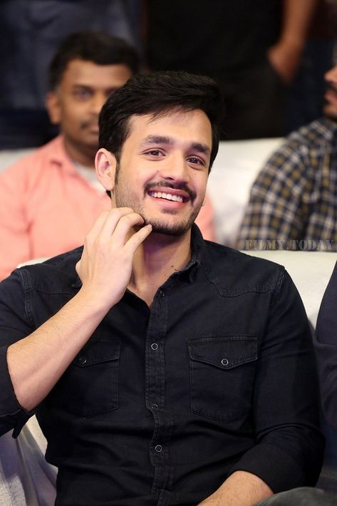 Akhil Akkineni, Back Jeans, Samantha In Saree, Ab De Villiers Photo, Green Flag, Ab De Villiers, Men Haircut, Men Haircut Styles, Haircut Styles