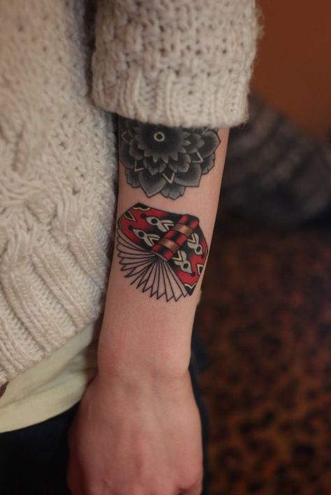 Literary Tattoos, Geniale Tattoos, 1 Tattoo, Book Tattoo, 문신 디자인, Pattern Tattoo, Body Modifications, Skin Art, Old School Tattoo