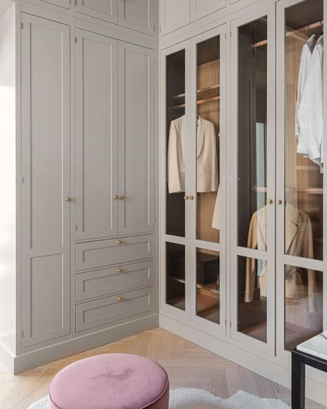 Corner Closet, Bedroom Built In Wardrobe, Dressing Room Decor, Dressing Room Closet, Corner Wardrobe, Dream Closet Design, Walk In Closet Design, Walking Closet, Luxury Closets Design