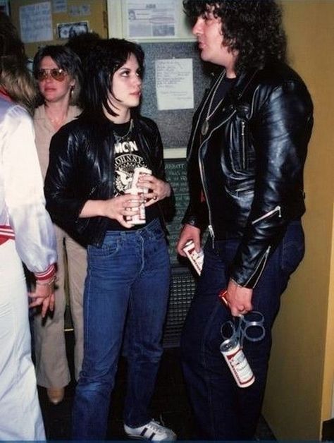 Joan Jett Outfits, Metalhead Girl Outfits, The Runaways, Rocker Outfit, Women Of Rock, Fan Style, Joan Jett, Pop Punk, 70s Fashion