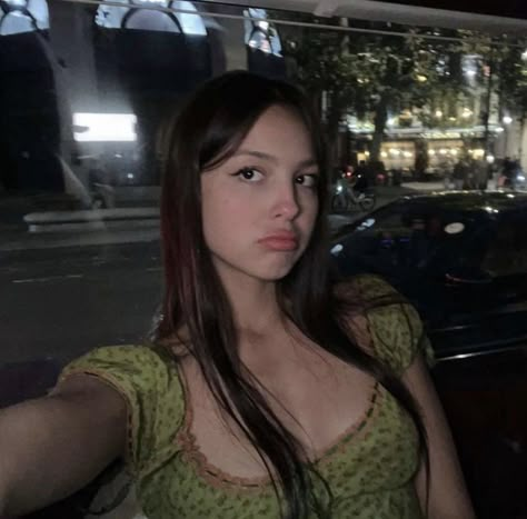 Olivia + Core + Aesthetic, Mexican Girl, Foto Ideas Instagram, + Core + Aesthetic, Teenage Dream, Fav Celebs, Olivia Rodrigo, No. 2, At Night