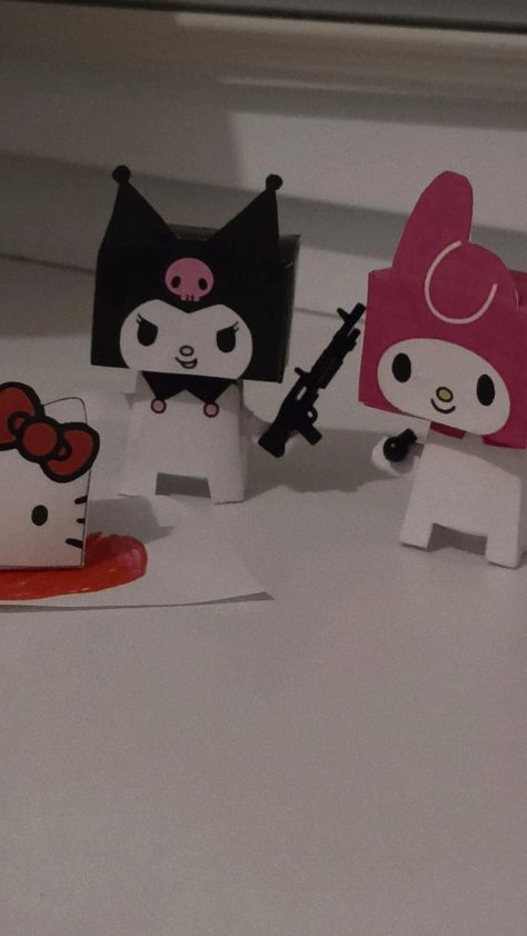 Papercraft Kuromi, Kuromi Origami, Kuromi Papercraft, Hello Kitty Papercraft, Sanrio Papercraft, Hello Kitty School Supplies, Hello Kitty Boy, Hello Kitty Funny, New Year's Drawings