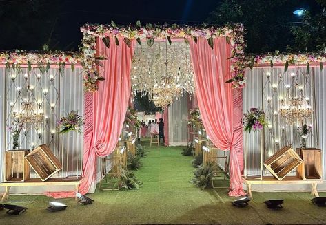 Shaadi Mandap Decoration, Wedding Entrance Gate Decor, Wedding Entrance Decor Walkways, Wedding Entry Gate Decoration, Wedding Gate Decor, Entry Gate Decoration Wedding, Wedding Gate Entrance, Wedding Entrance Decor Entryway, Wedding Stage Decorations Indian