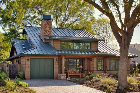 Palo Alto Green Home Tour 2009 - Rustic - Exterior - San Francisco - by Tali Hardonag Architect | Houzz Green Roof House, Metal Roof Houses, Metal Roof Colors, Standing Seam Metal Roof, Blue Roof, Rustic Exterior, Exterior House Color, Cabin Exterior, Red Brick House