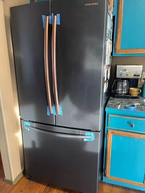 Paint Stainless Steel Fridge, Paint Kitchen Appliances, Painted Appliances, Appliance Paint, Paint Appliances, Painting Appliances, Paint Refrigerator, Western House, Painted Fridge