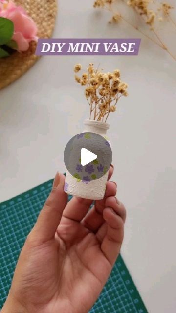 Bloomy on Instagram: "Upcycled this mini glass bottle into a cute vase 🌸 Hope you like this video 🤍 Let me know if you have any questions 😊  . . . #diyart #bottleart #bottlepainting #artaesthetic #diycraft #acrylicartwork #acryliccolor #bestoutofwaste #floraldesigns #upcycle #recycleart #handmadecrafts #fevicryl #fevicrylacryliccolours" Diy Tiny Glass Bottle Crafts, Small Glass Bottle Crafts, Mini Glass Bottle Crafts, Mini Glass Bottles Ideas, Cute Vase, Hanging Glass Vase, Mini Glass Jars, Mini Wine Bottles, Small Glass Bottles