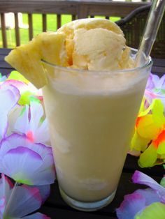 Soda Ice Cream, Pineapple Float, Juice Making, Hawaiian Drinks, Ice Cream Soda, Orange Ice Cream, Dole Whip, Summer Eating, Ice Cream Popsicles