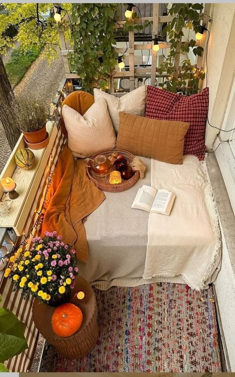 Balkon Decor, Apartment Vibes, Apartment Patio, Small Balcony Ideas, Apartment Aesthetic, Home Vibes, Apartment Balcony Decorating, Apartment Balcony, Apartment Decor Inspiration