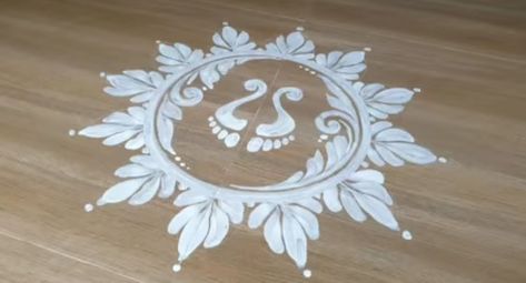 Lokhi Pujo Alpona, Lokkhi Pujo Decoration, Lokhi Puja Alpona, White Rangoli Design Simple, Alpona Design Bengali, Paint Rangoli, Alpona Art, Alpana Designs, White Rangoli