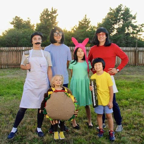 DIY Bob's Burger Family Costume | Primary.com | Primary.com Bobs Burgers Costume, Halloween Costume Ideas For Kids, Burger Costume, Lorax Costume, Costume Ideas For Kids, Sew Halloween Costume, Diy Halloween Costume, Diy Costume, Quilt Batting